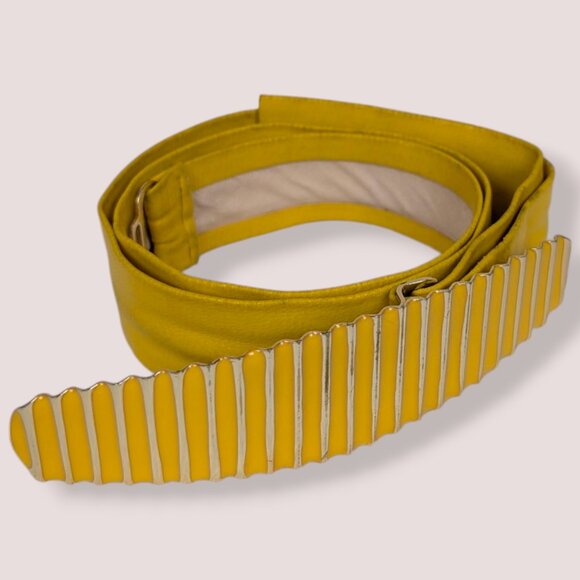 V. Yellow Faux Leather Metal Front Belt - Picture 2 of 7